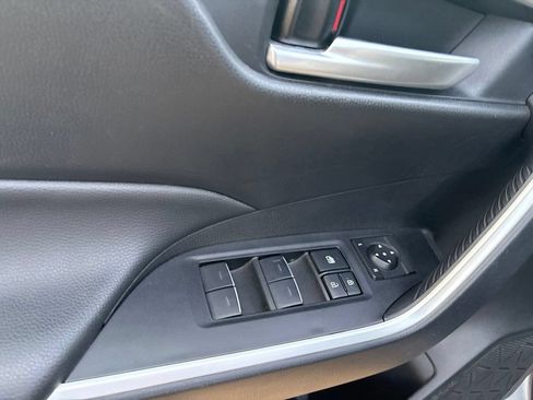 Used 2025 Toyota RAV4 XLE AWD/4WD image 13