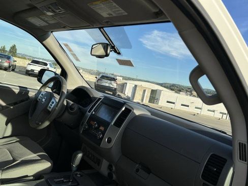 Used 2020 Nissan Frontier SV w/ Midnight Edition Floor Mats image 29