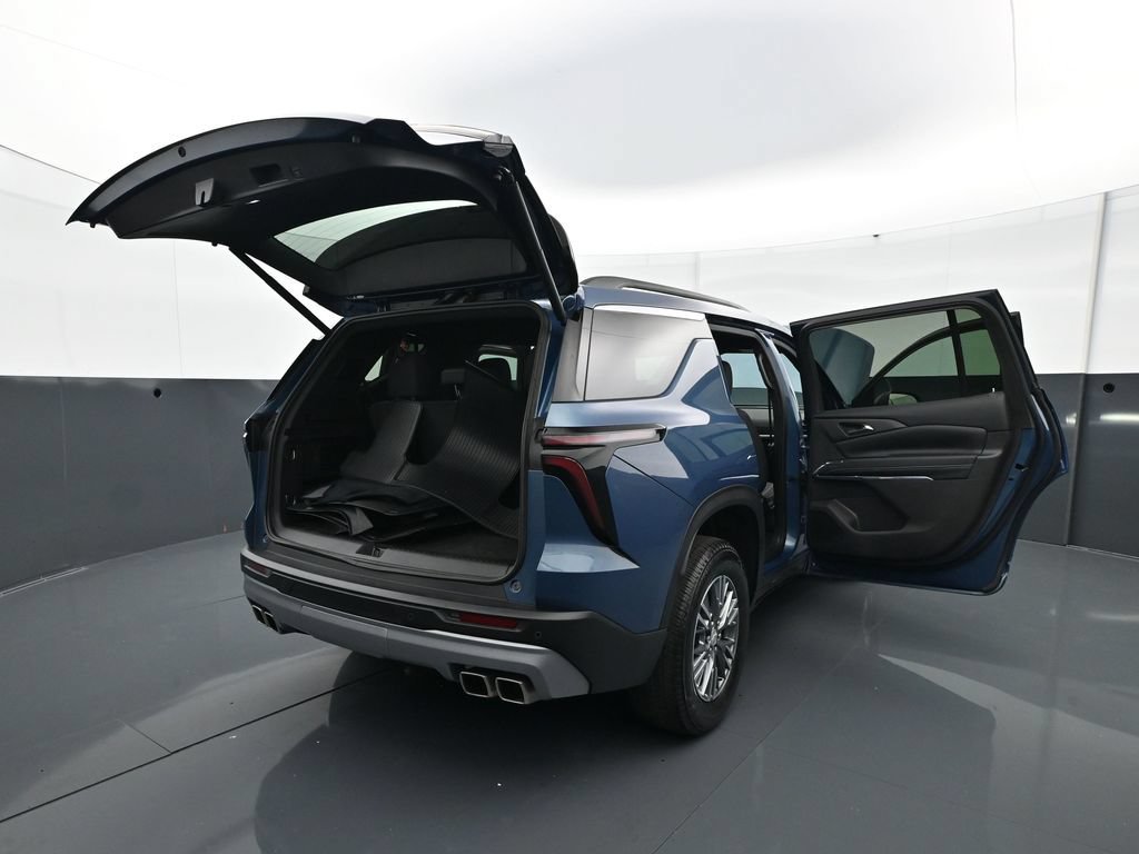Used 2025 Chevrolet Traverse LT w/ LPO, Floor Liner Package AWD/4WD image 30