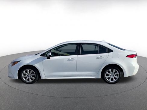 Used 2025 Toyota Corolla LE image 9