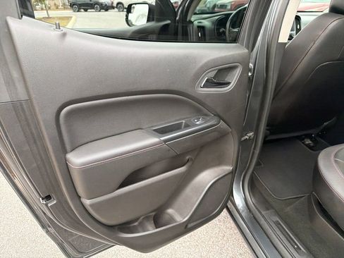 Used 2016 GMC Canyon SLE w/ All Terrain Package image 18