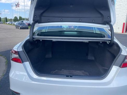 Used 2022 Toyota Camry LE FWD image 12