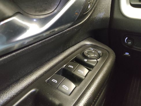 Used 2018 GMC Terrain SLE w/ Driver Convenience Package FWD image 27