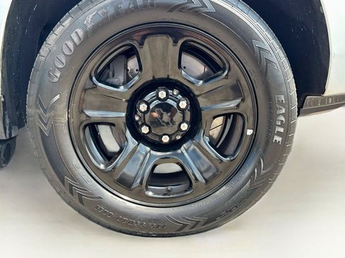 Used 2021 Chevrolet Tahoe 2WD w/ Remote Keyless Entry Package image 34