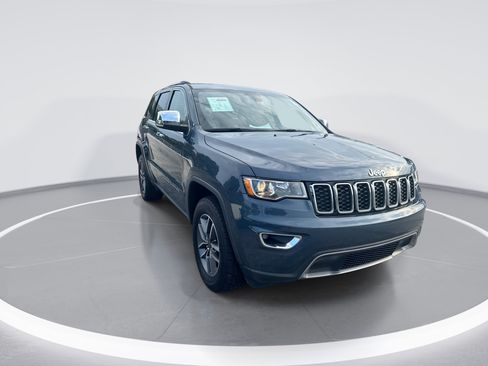 Used 2021 Jeep Grand Cherokee Limited w/ Trailer Tow Group IV AWD/4WD image 2
