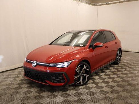 Used 2025 Volkswagen GTI SE FWD image 2