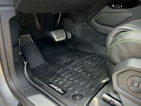 Used 2022 Lamborghini Urus image 59