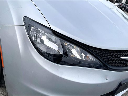 Used 2023 Chrysler Voyager LX image 31