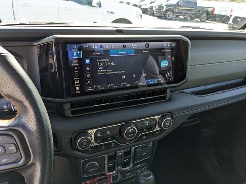 Used 2024 Jeep Gladiator Mojave w/ Technology Group image 23