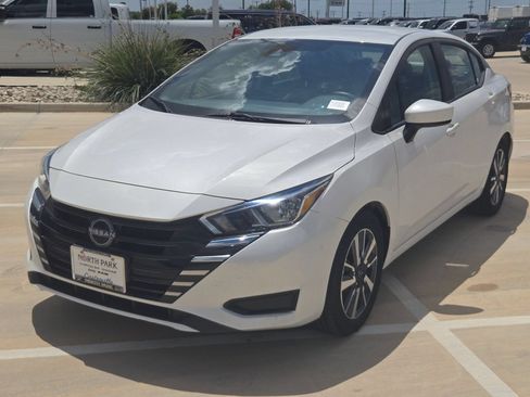 Used 2024 Nissan Versa SV FWD image 7