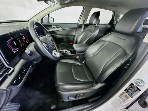 Used 2024 Kia Sportage EX FWD image 13