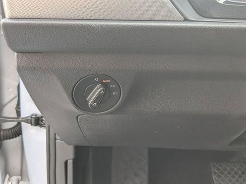 Used 2019 Volkswagen Jetta SE image 12