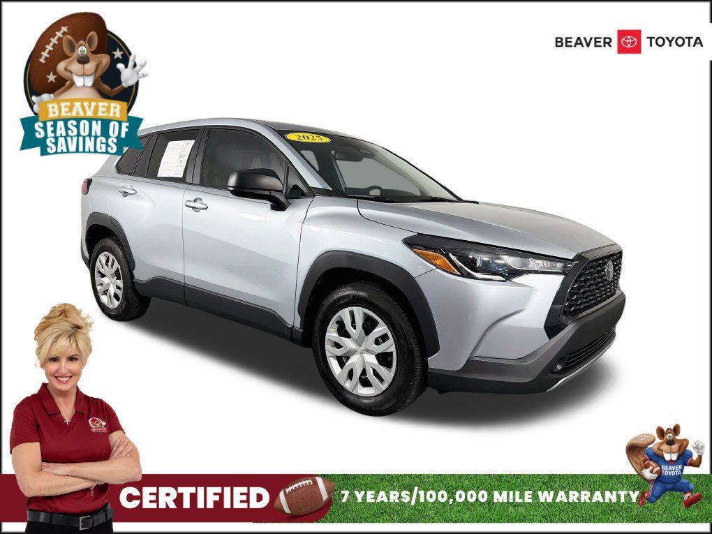 Used 2025 Toyota Corolla Cross L FWD image 1