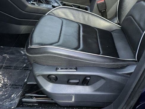 Certified 2022 Volkswagen Tiguan SEL R-Line image 23