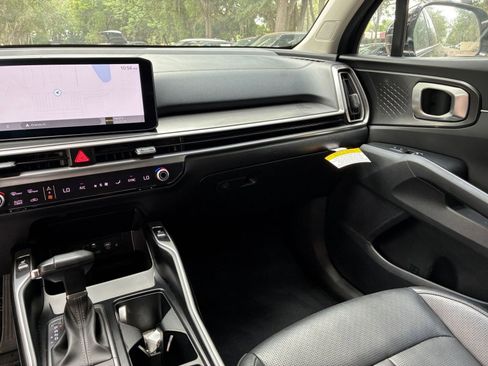 Used 2024 Kia Sorento S FWD image 35