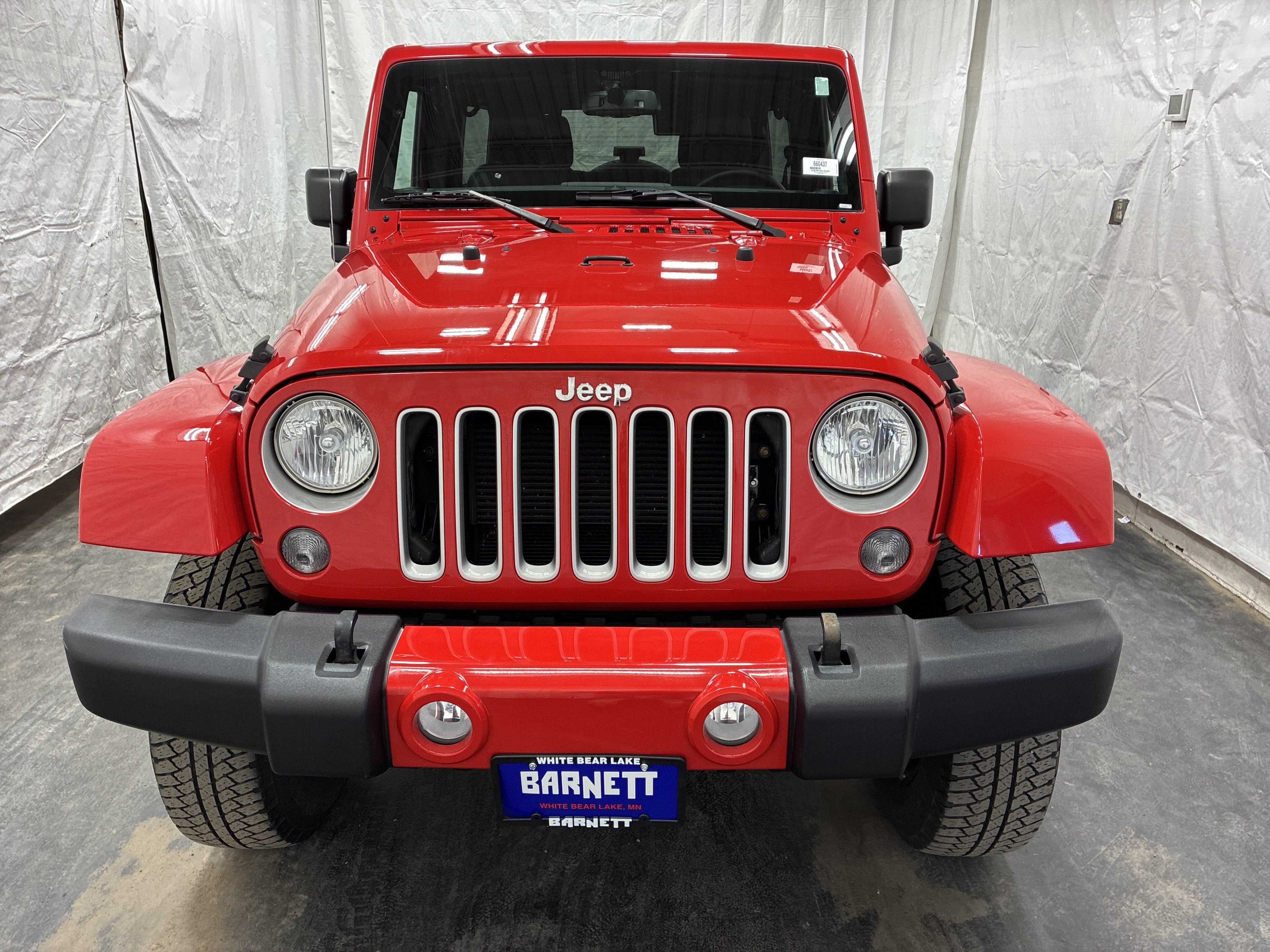 Used 2016 Jeep Wrangler Unlimited Sahara w/ Dual Top Group AWD/4WD image 6
