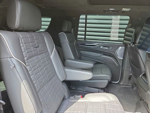 Used 2023 Cadillac Escalade ESV V AWD/4WD image 22