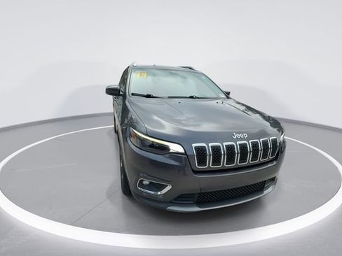 Used 2019 Jeep Cherokee Limited FWD image 2