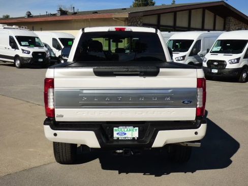 Used 2017 Ford F350 Platinum w/ Platinum Ultimate Package image 4