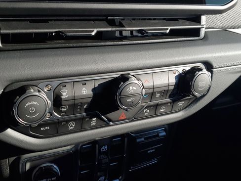 New 2026 Jeep Wrangler Unlimited Rubicon image 27