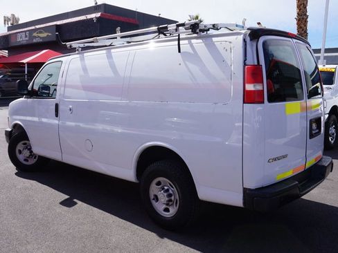 Used 2018 Chevrolet Express 2500 w/ Driver Convenience Package image 4