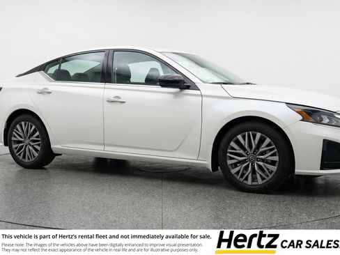 Used 2025 Nissan Altima 2.5 SV FWD image 1