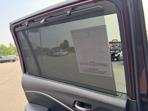 Used 2016 Honda Pilot Touring image 16