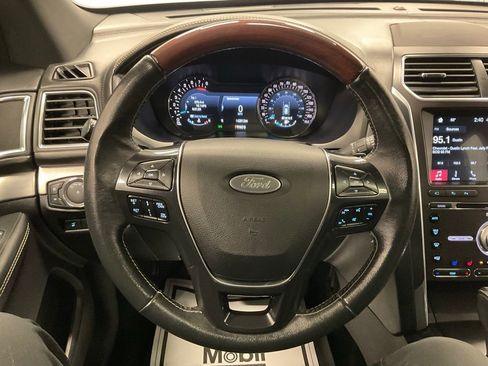 Used 2018 Ford Explorer Platinum image 6