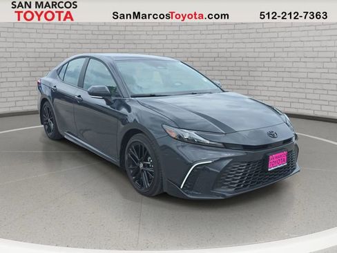 Used 2026 Toyota Camry SE w/ Convenience Package FWD image 3