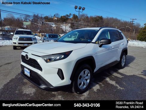Used 2019 Toyota RAV4 LE image 8