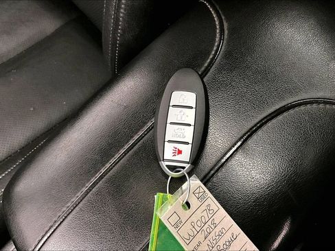 Used 2018 Nissan Rogue SL w/ Premium Package image 34