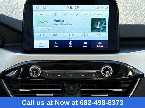 Used 2022 Ford Escape SE w/ SE Sport Appearance Package image 12