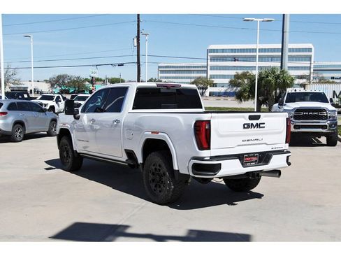 Used 2024 GMC Sierra 2500 Denali Ultimate image 4
