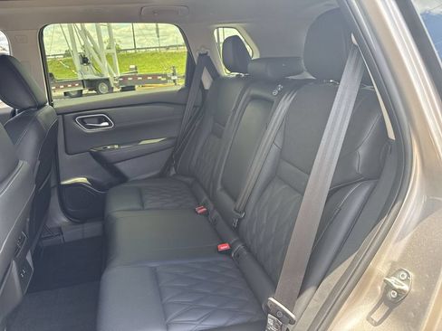 Used 2025 Nissan Rogue Platinum AWD/4WD image 20