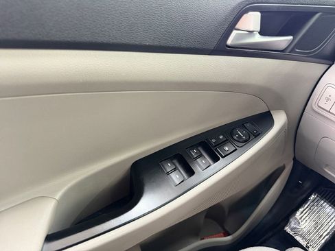 Used 2019 Hyundai Tucson SE FWD image 11