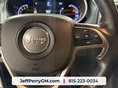 Used 2018 Jeep Grand Cherokee Laredo AWD/4WD image 15