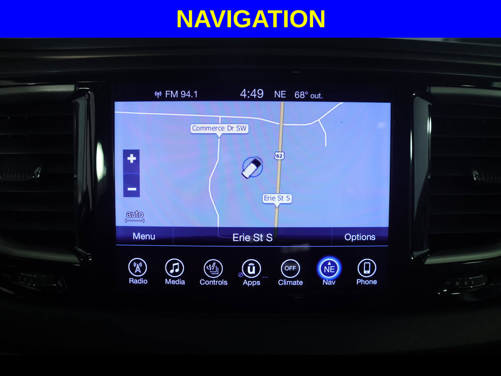 Used 2017 Chrysler Pacifica Touring-L FWD image 9