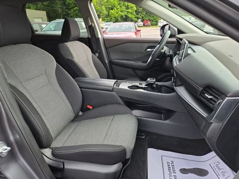 Used 2023 Nissan Rogue SV FWD image 17