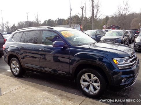 Used 2018 Volkswagen Atlas SE image 2