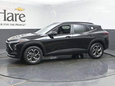 New 2026 Chevrolet Trax LT w/ Sunroof Package FWD image 10