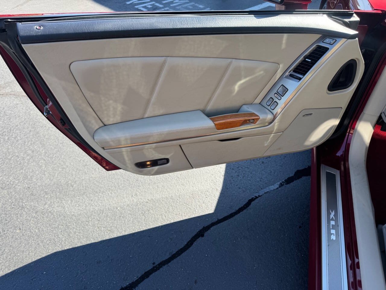 Used 2006 Cadillac XLR RWD image 14