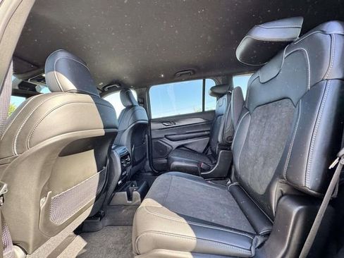 New 2025 Jeep Grand Cherokee L Laredo AWD/4WD image 18