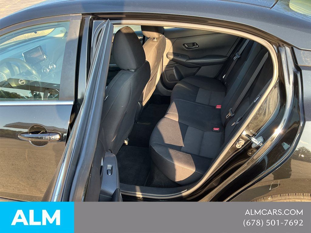 Used 2024 Nissan Sentra SV FWD image 8