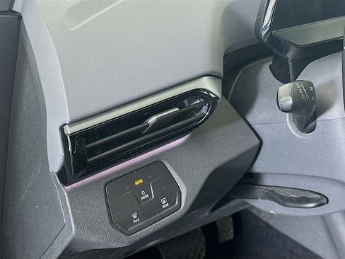 Used 2022 Volkswagen ID.4 Pro image 16