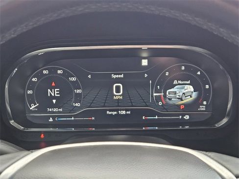 Used 2022 GMC Yukon SLT w/ SLT Premium Package image 16