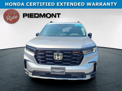 Certified 2025 Honda Pilot TrailSport image 3