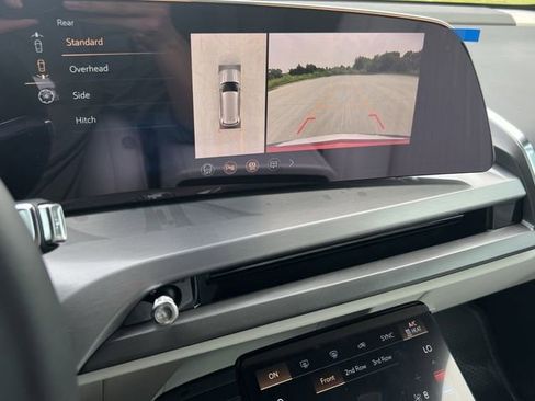 New 2026 Cadillac Vistiq Luxury image 17