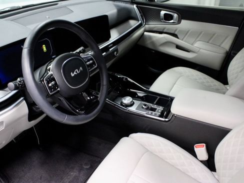 Used 2025 Kia Sorento SX Prestige AWD/4WD image 24