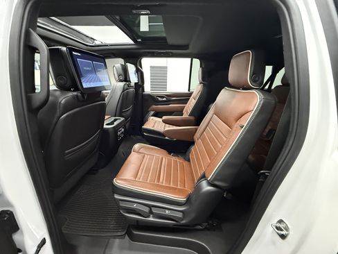 Used 2023 GMC Yukon XL Denali Ultimate image 27