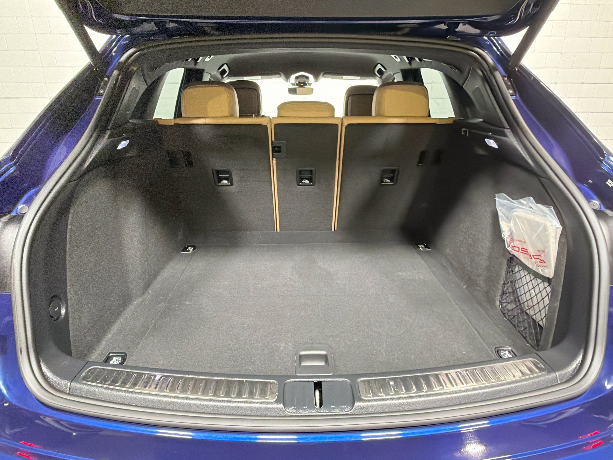 Certified 2026 Porsche Macan AWD/4WD image 13
